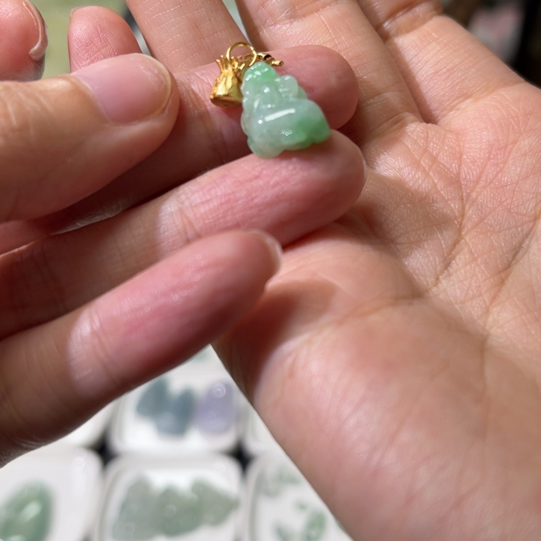 翡翠银S925镶嵌颈饰貔貅