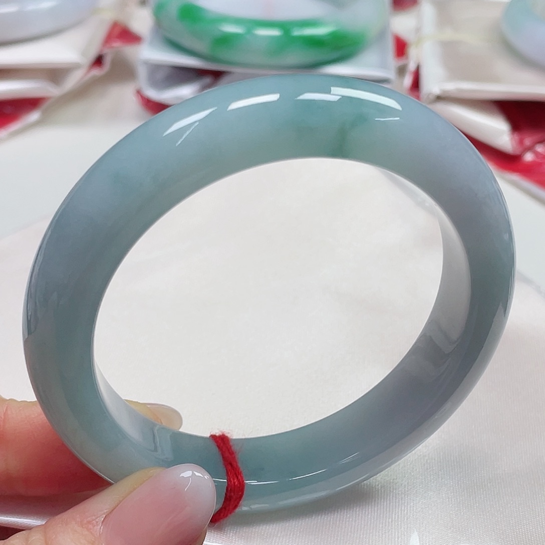 翡翠手镯未镶嵌缅甸翡翠