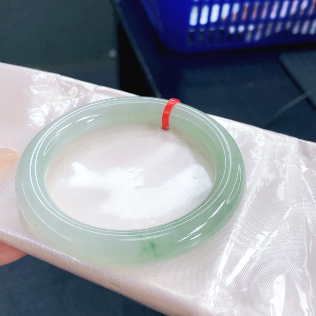 翡翠未镶嵌手镯53