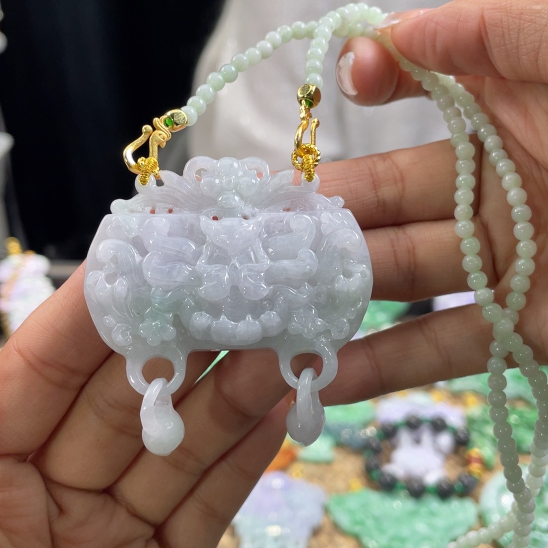 翡翠颈饰未镶嵌代编织