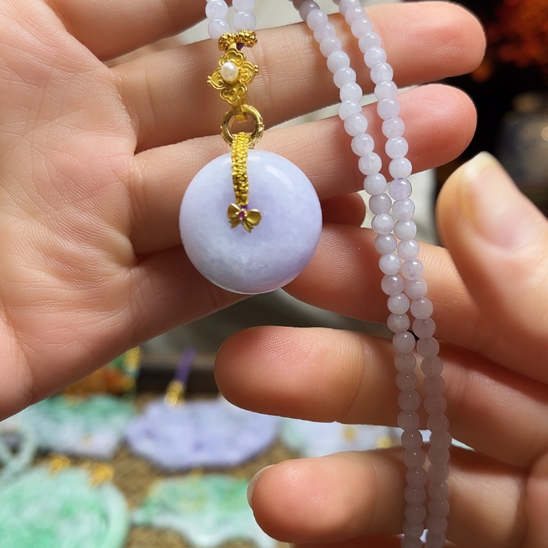 翡翠颈饰未镶嵌天然翡翠