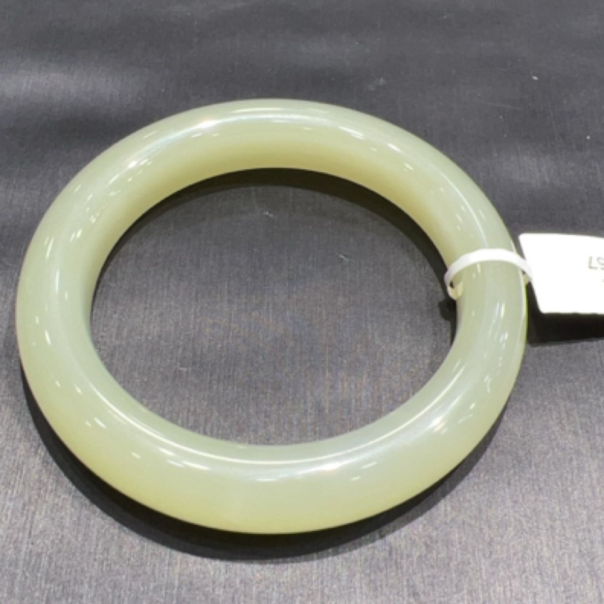 和田玉冰晴水手镯，细腻油润，圈口55-56-57精美时尚