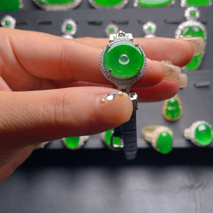 翡翠手链未镶嵌翡翠手链