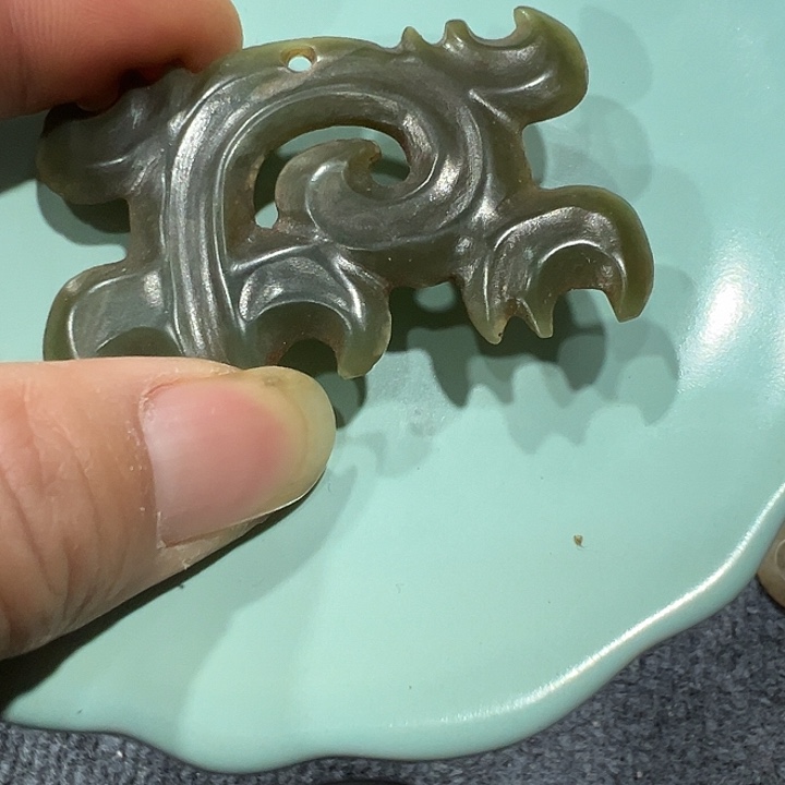 乡***化透闪石质玉未镶嵌挂件