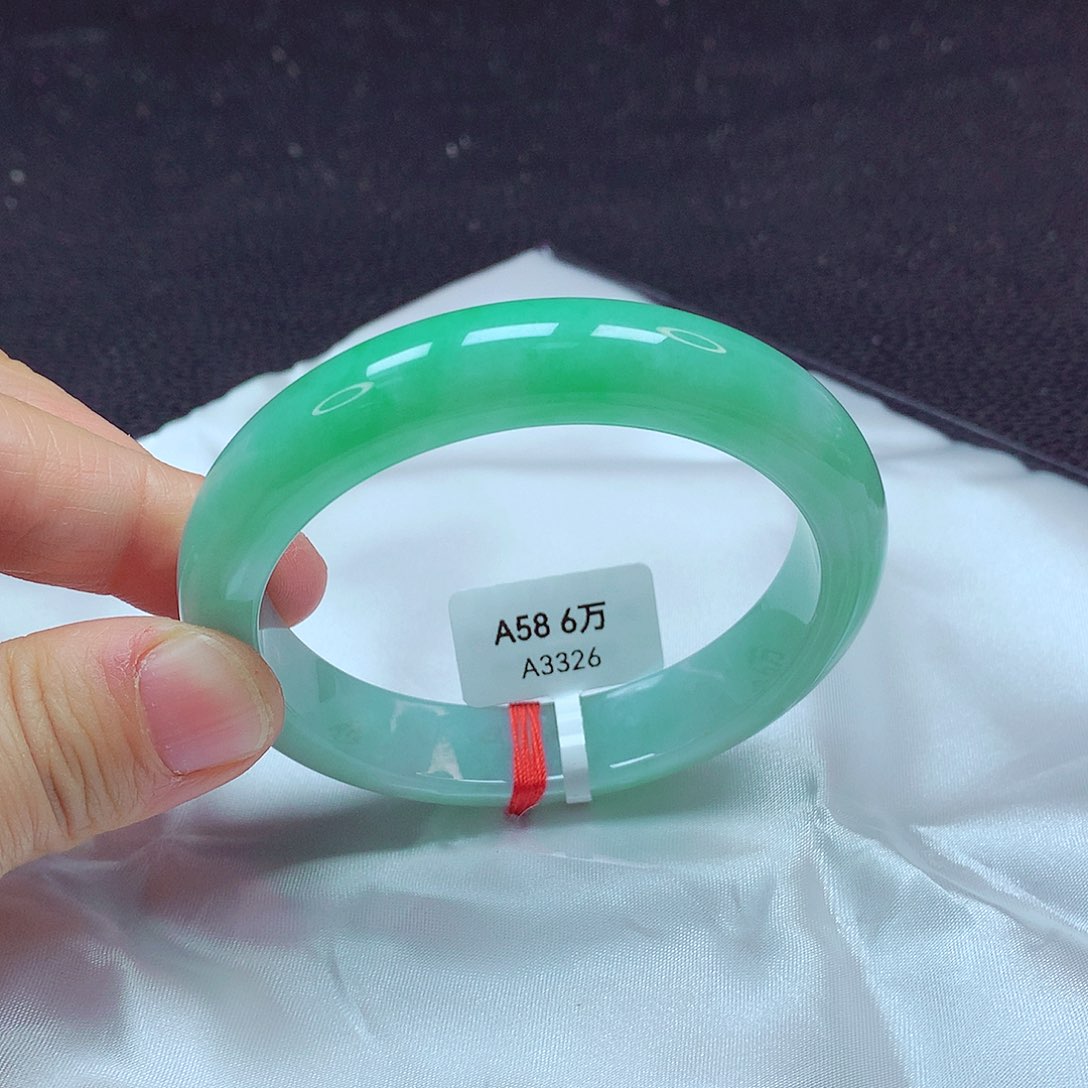 翡翠手镯未镶嵌手镯58