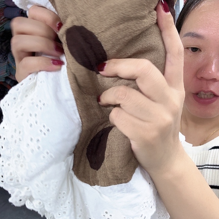 棉棉波点花边枕巾