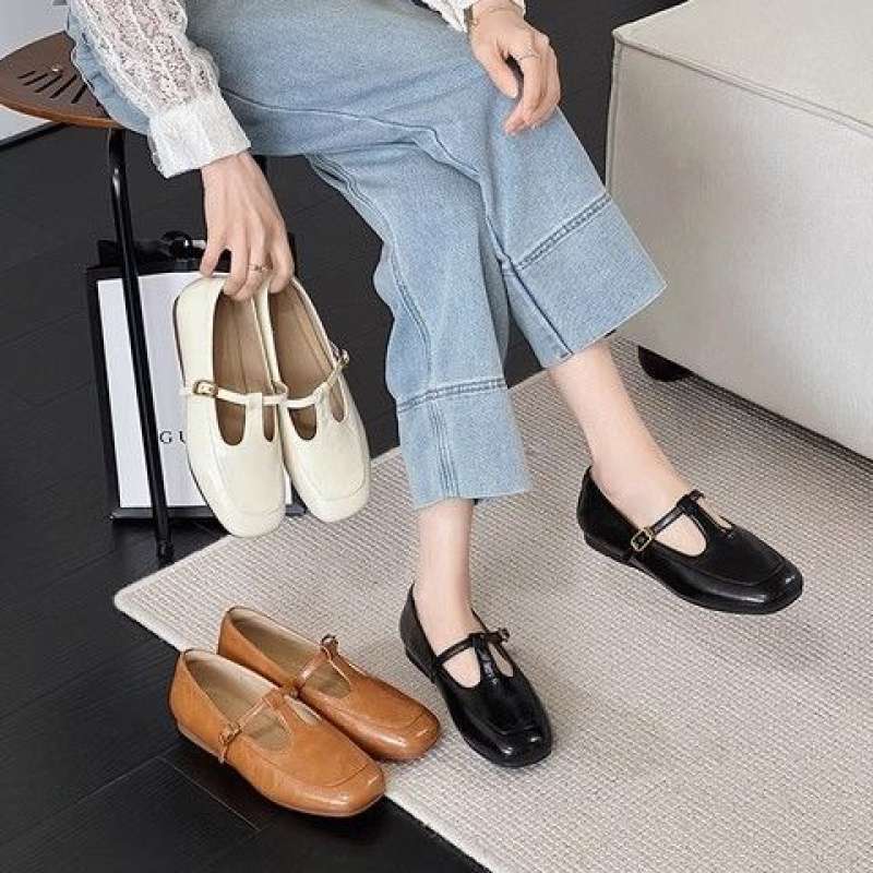 潮流伴侣英伦风小皮鞋女2025春夏新款平底单鞋百搭一扣字带乐福鞋