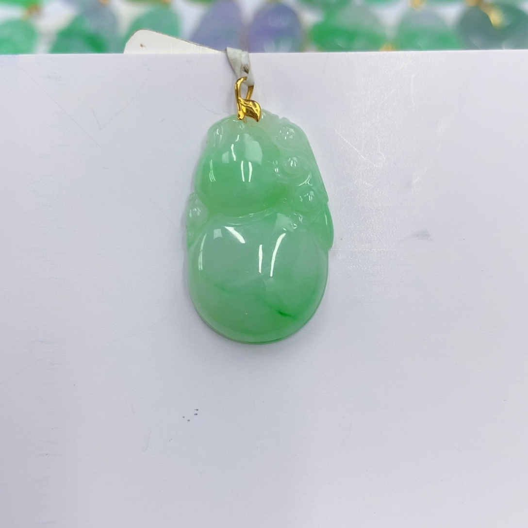 翡翠18K金镶嵌颈饰翡翠