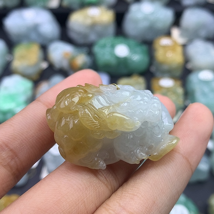 翡翠未镶嵌颈饰天然缅甸翡翠