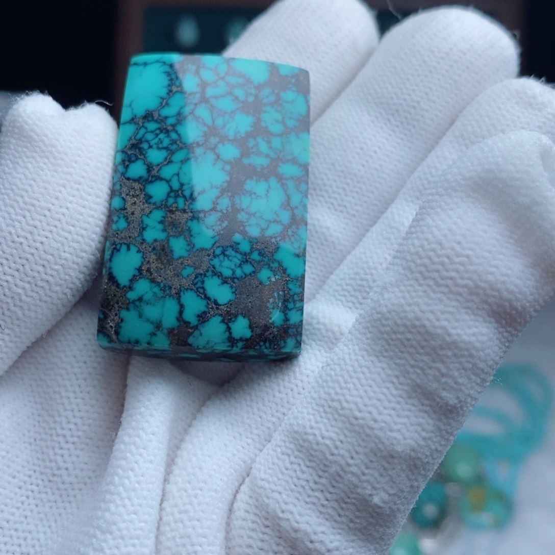 绿松石颈饰未镶嵌