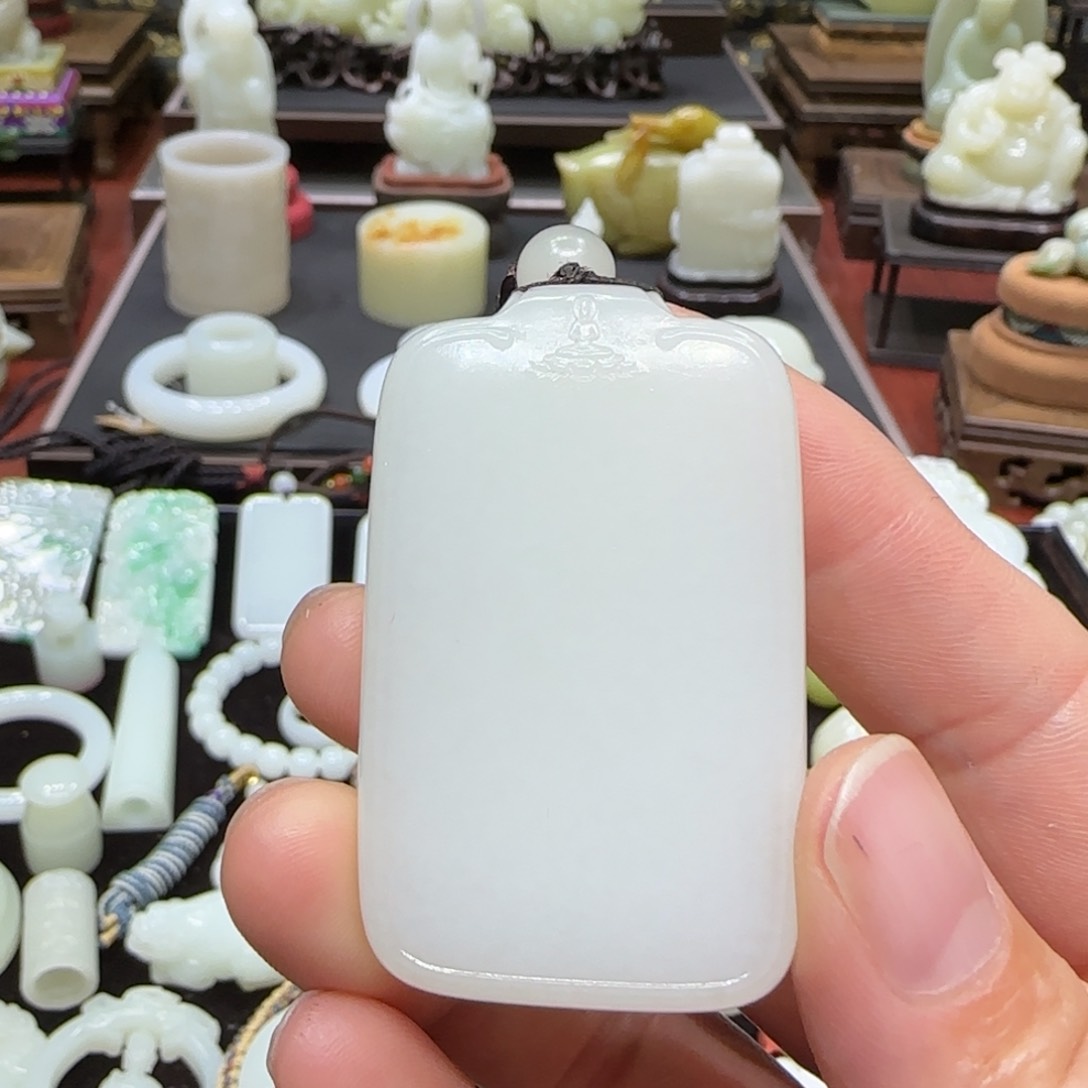 和田玉挂件未镶嵌半****尘