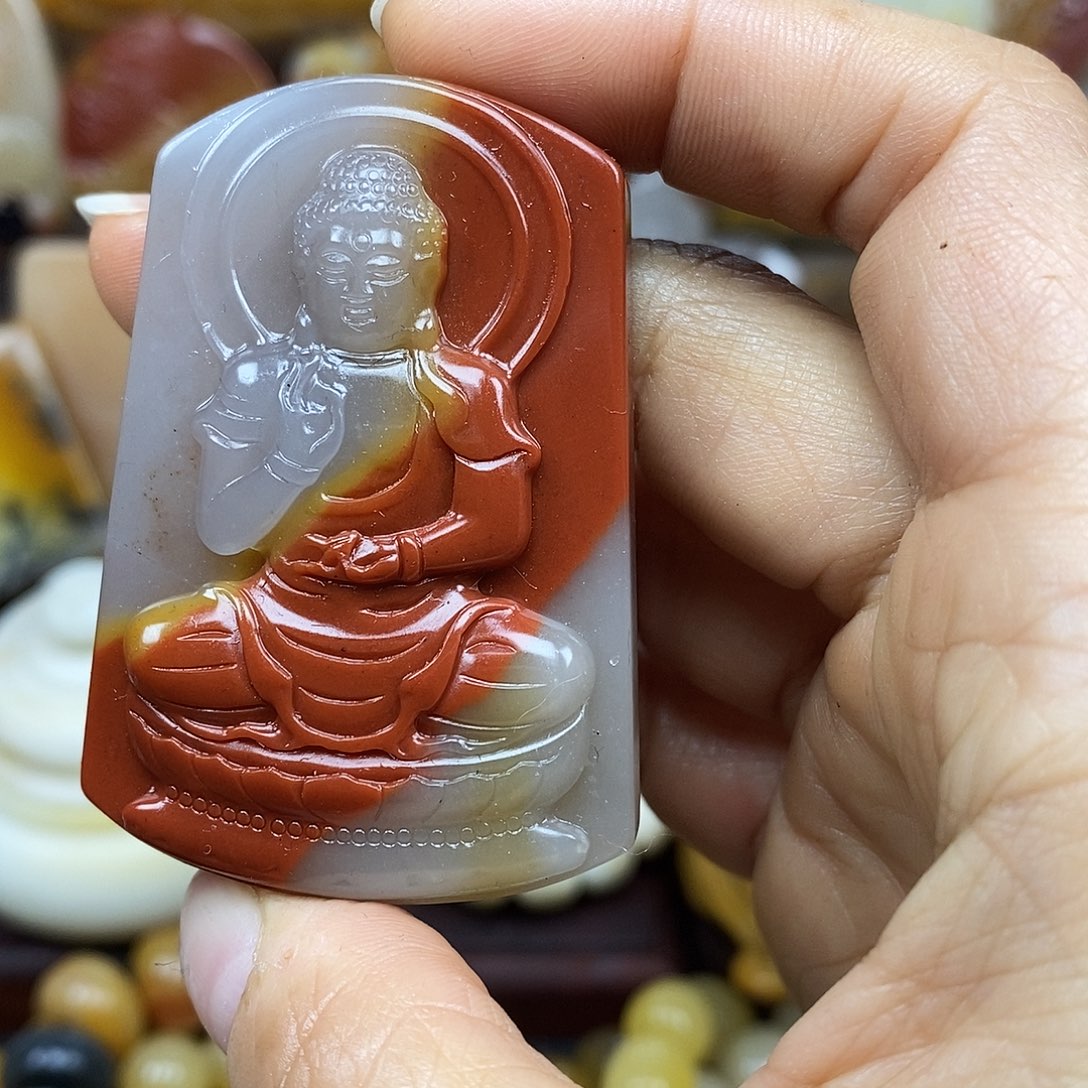 石英质玉（黄龙玉）颈饰未镶嵌