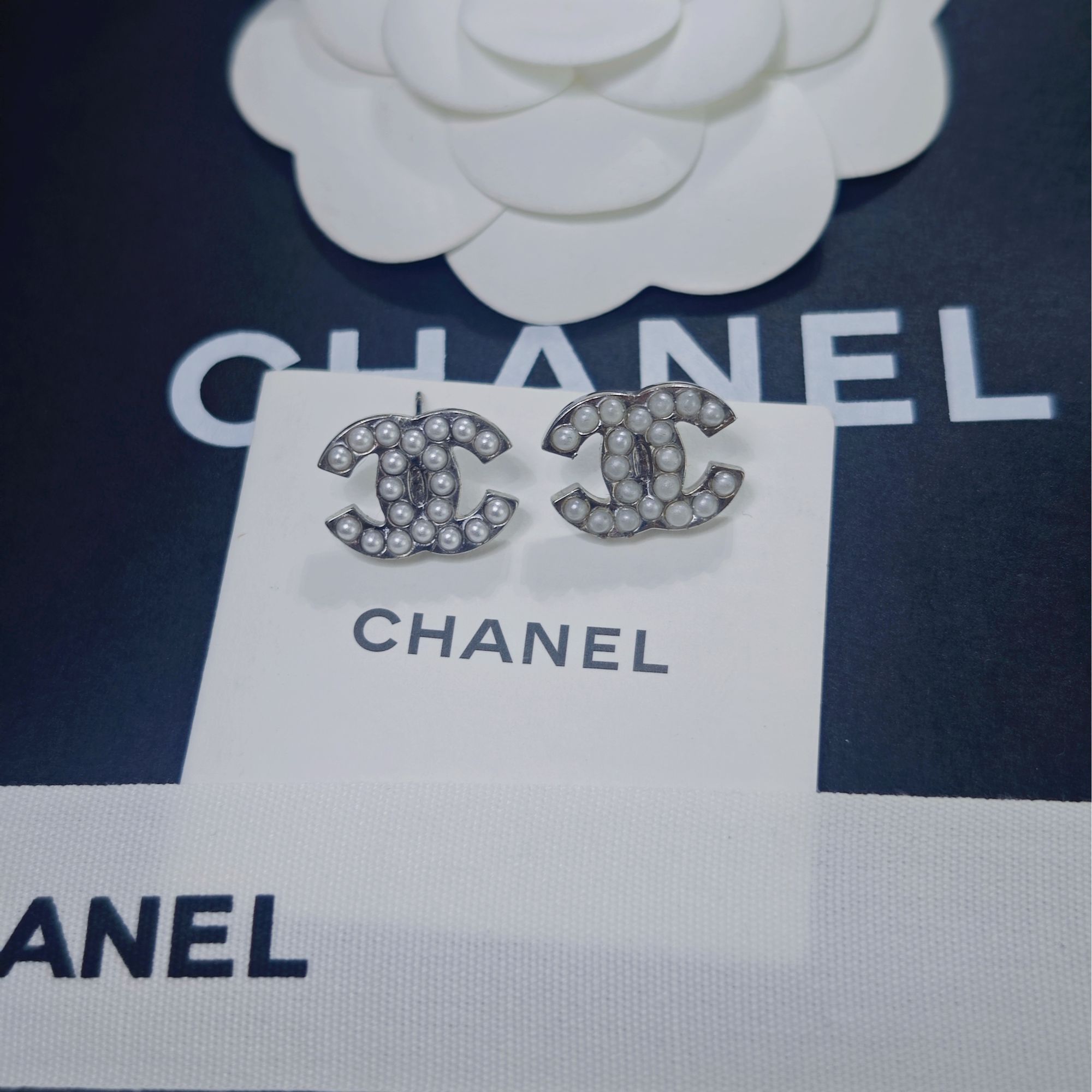 99新 Chanel/香奈儿 耳钉气质时尚百搭银色经典