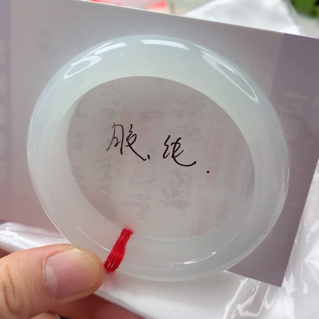 翡翠手镯未镶嵌小小推荐