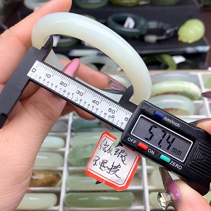 蛇纹石玉手镯未镶嵌492