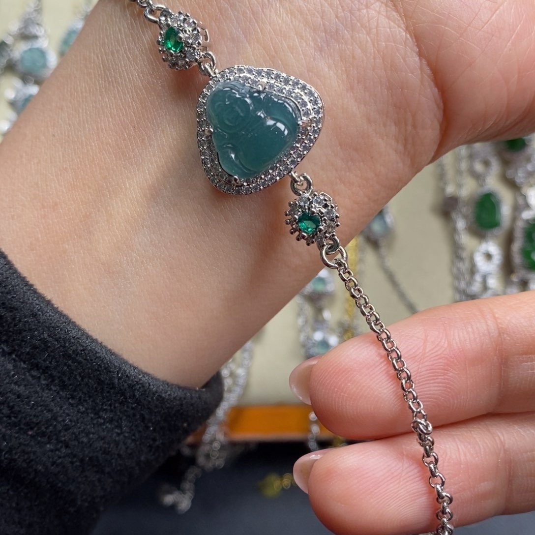 翡翠颈饰未镶嵌翡翠