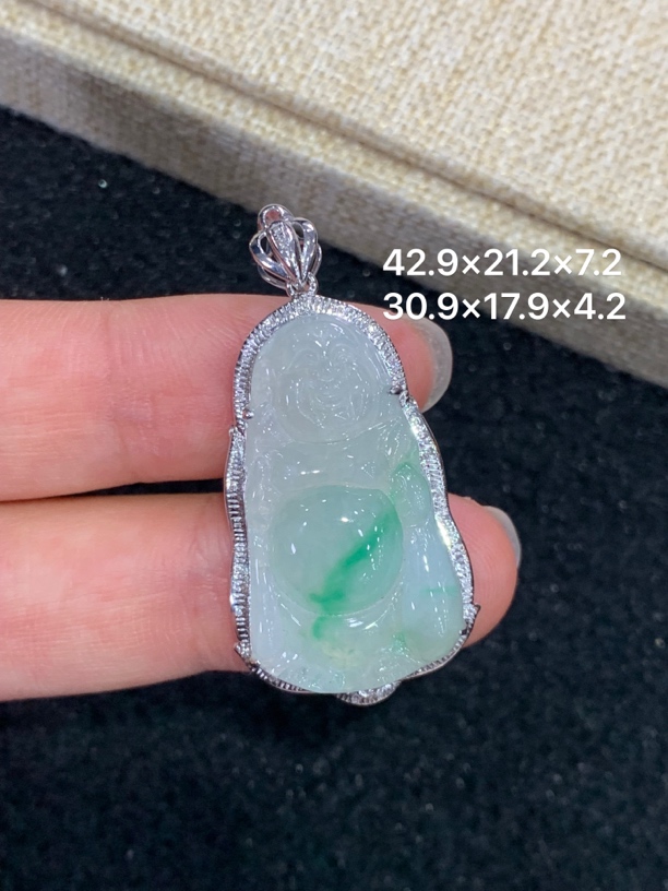 18K金镶嵌天然缅甸翡翠冰种飘花财神爷