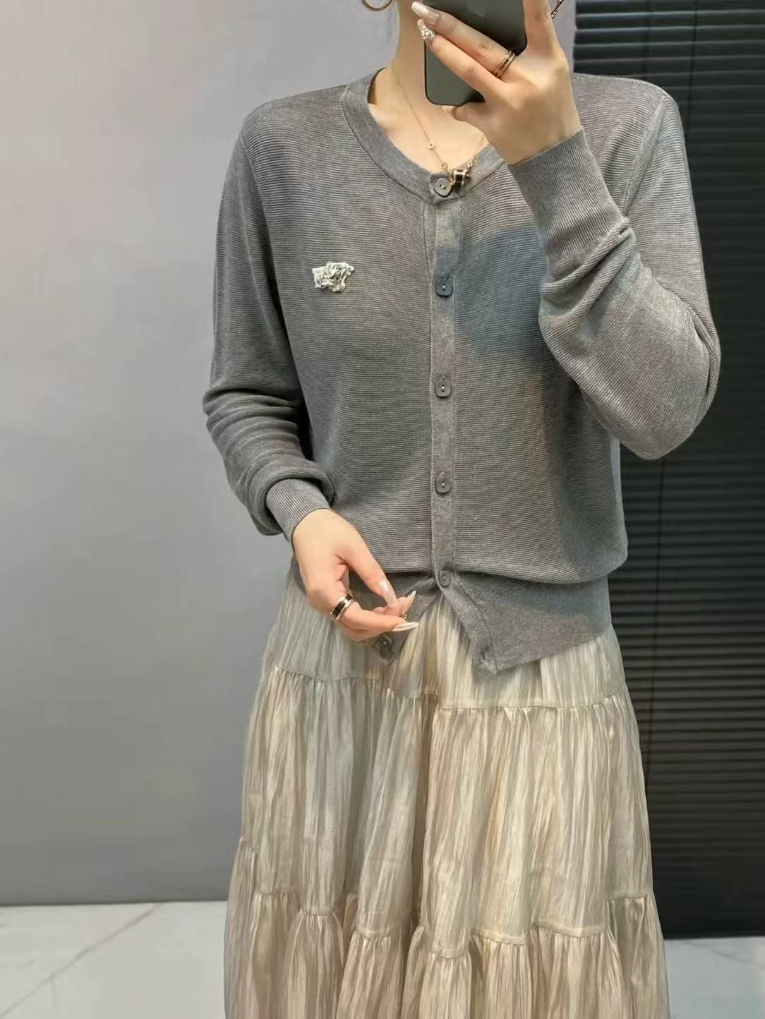 3080佳选轻奢新款纯色洋气时尚开衫长袖