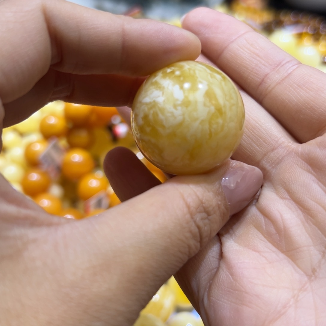 琥珀珠宝奇石未镶嵌