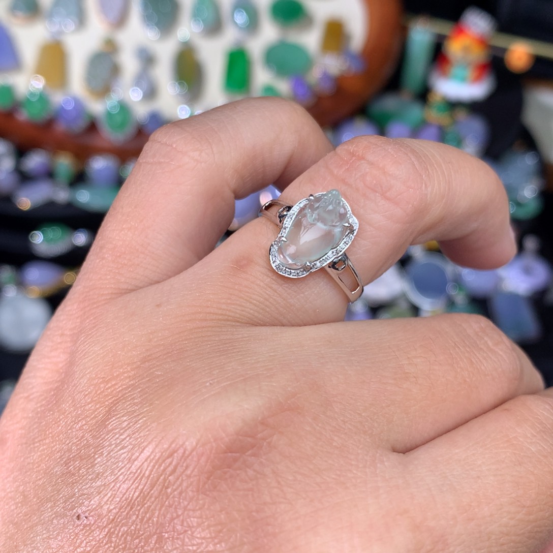 翡翠戒指18K金镶嵌金蟾戒指