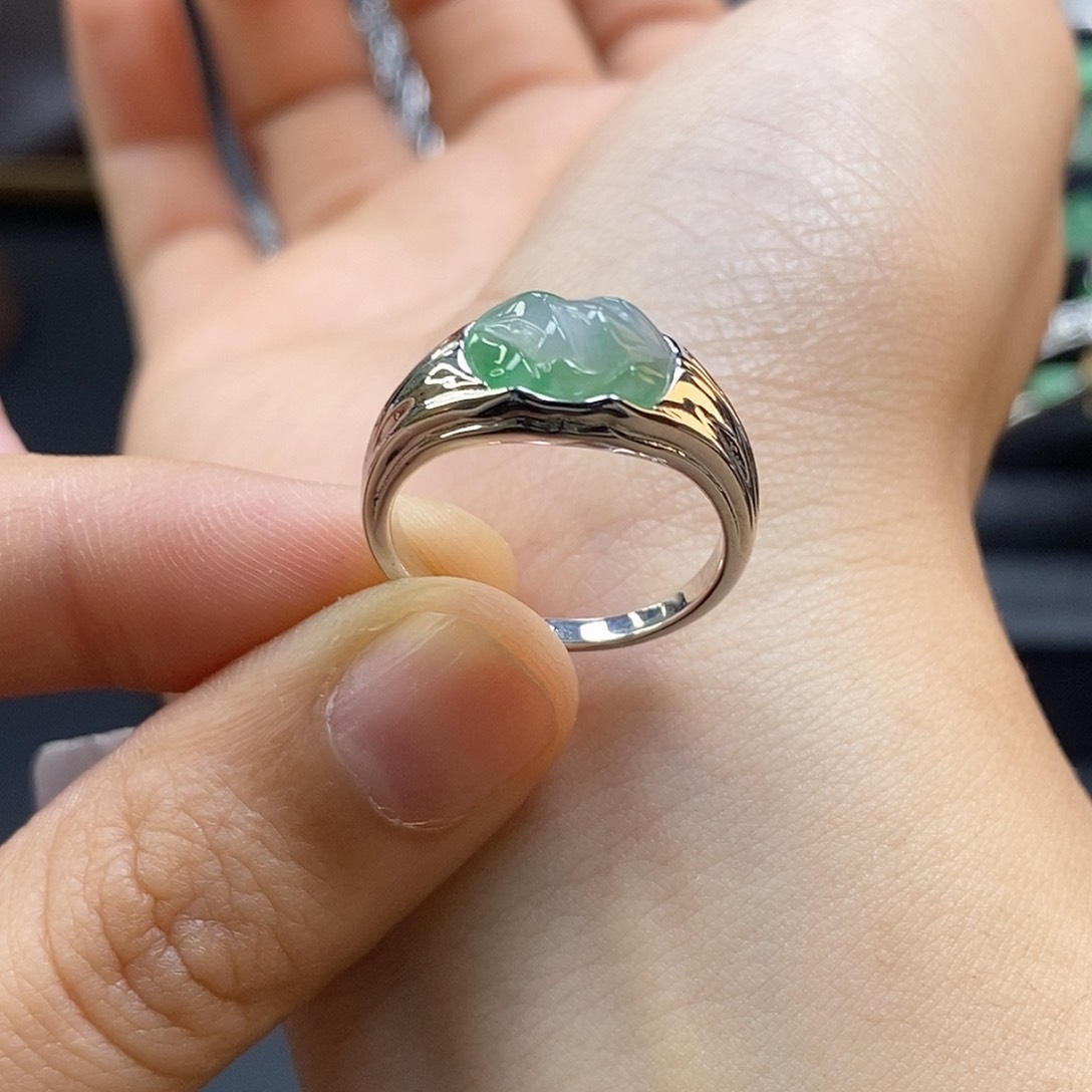 颈饰银S925镶嵌翡翠19306