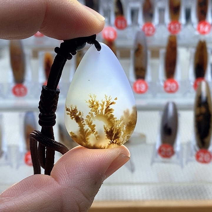 玛瑙/玉髓颈饰未镶嵌