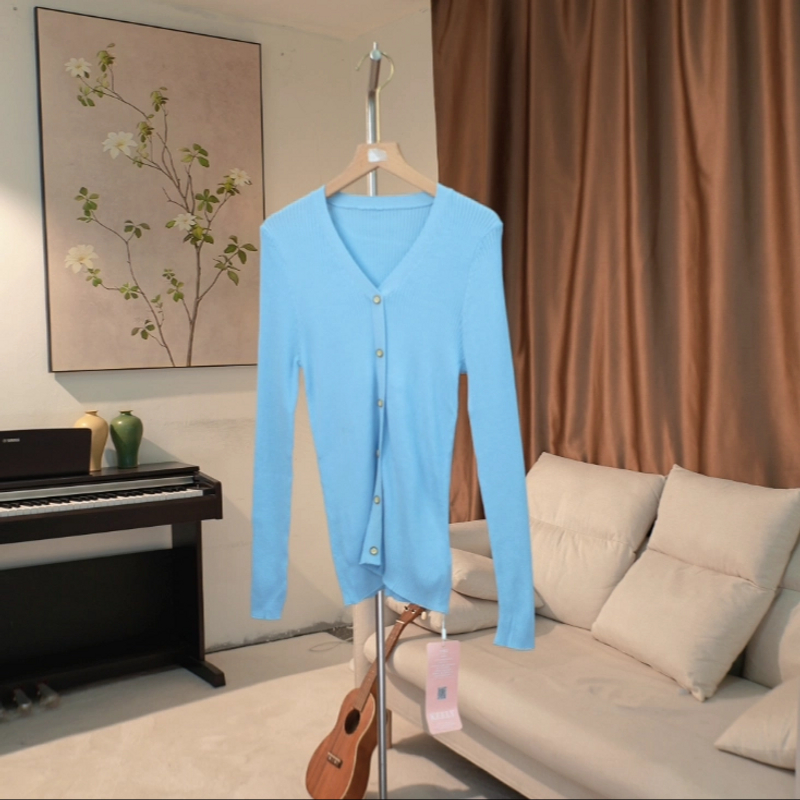 Y011 早春款纯色修身V领针织衫女 EW21C5002A