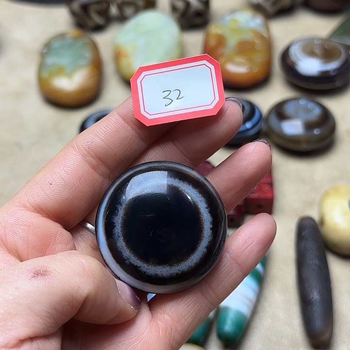 一***天玛瑙/玉髓未镶嵌珠宝半成品32