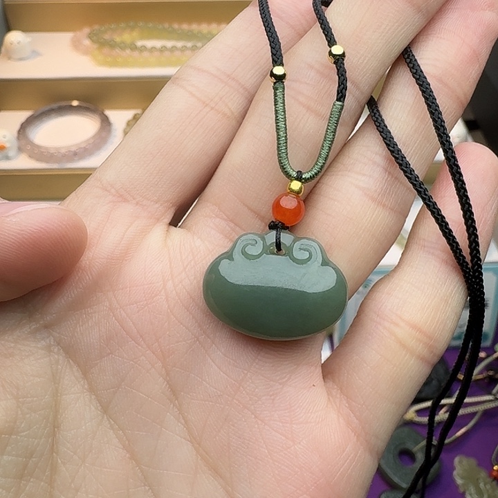 和田玉（糖玉）未镶嵌颈饰