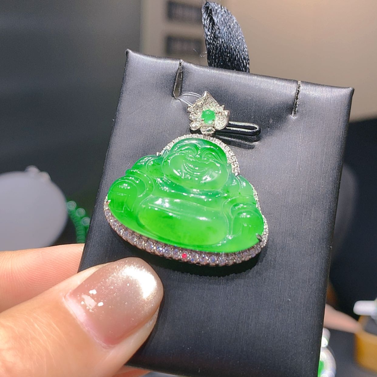 【闪购商品】翡翠颈饰铂Pt950镶嵌5柒姐
