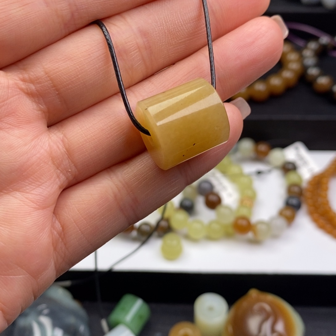 和田玉未镶嵌手串