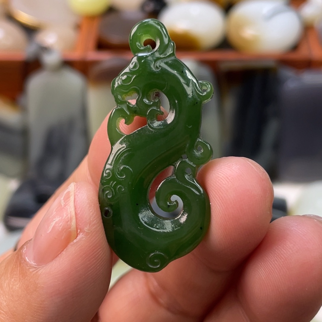 和田玉（碧玉）颈饰未镶嵌