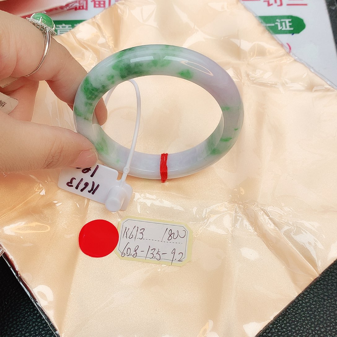 翡翠手镯未镶嵌缅甸翡翠