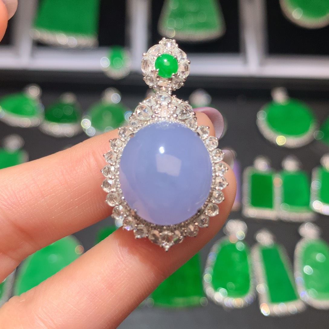 翡翠颈饰18K金镶嵌翡翠