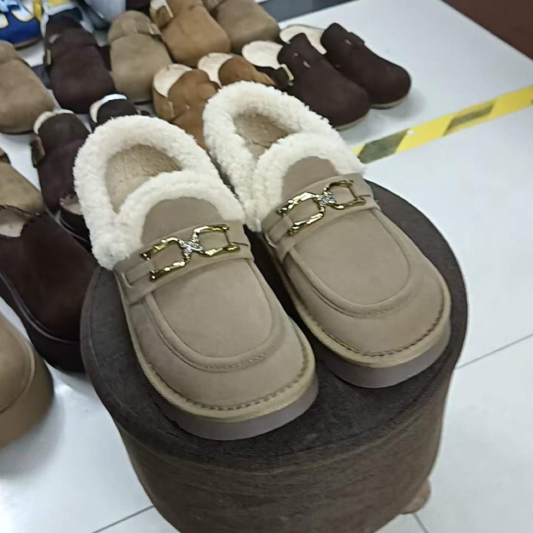 雪地靴加绒豆豆鞋女秋冬季乐福鞋一脚蹬防滑软底棉鞋