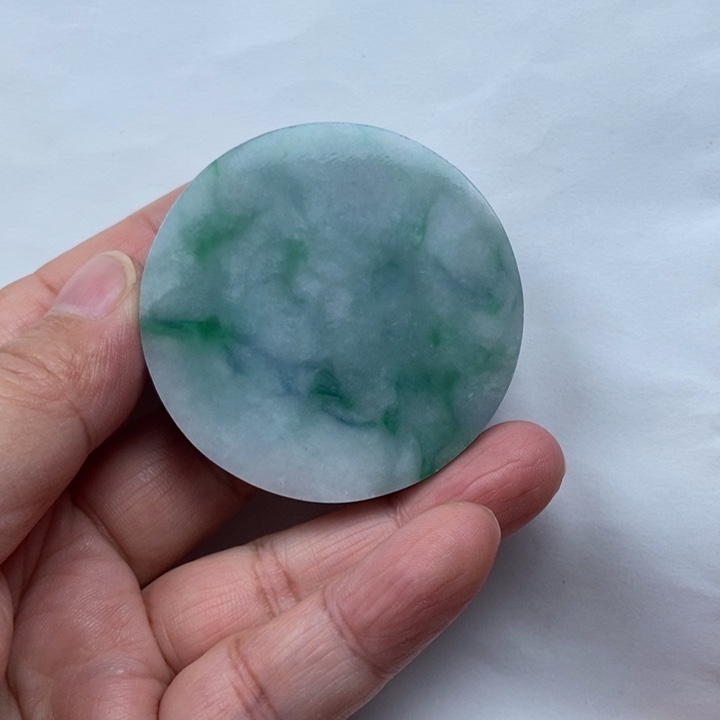 周***，翡翠未镶嵌颈饰缅甸翡翠