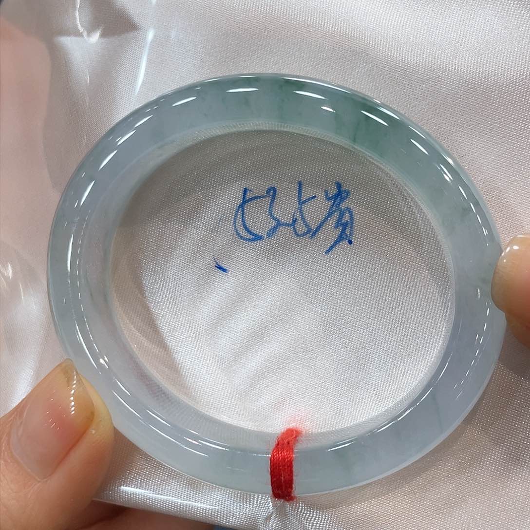 翡翠手镯未镶嵌翡翠手镯