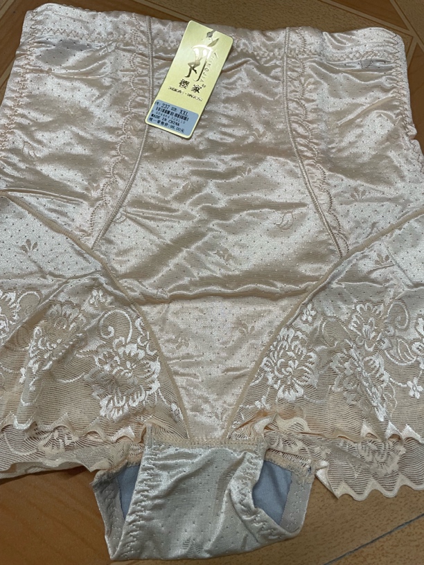 高腰收腹提臀缎面蕾丝不勒腿无痕透气三角内裤