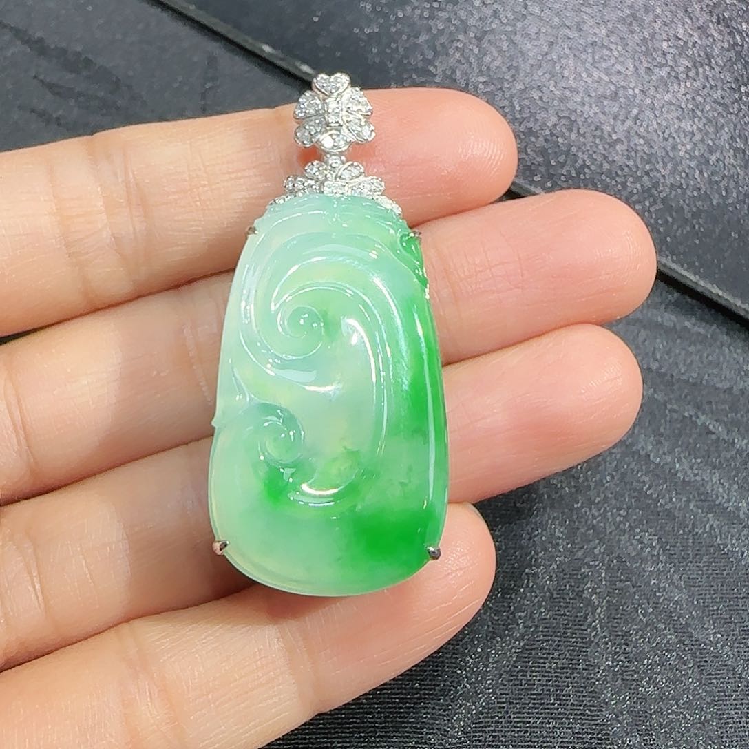 翡翠吊坠(不含链)18K金镶嵌荣