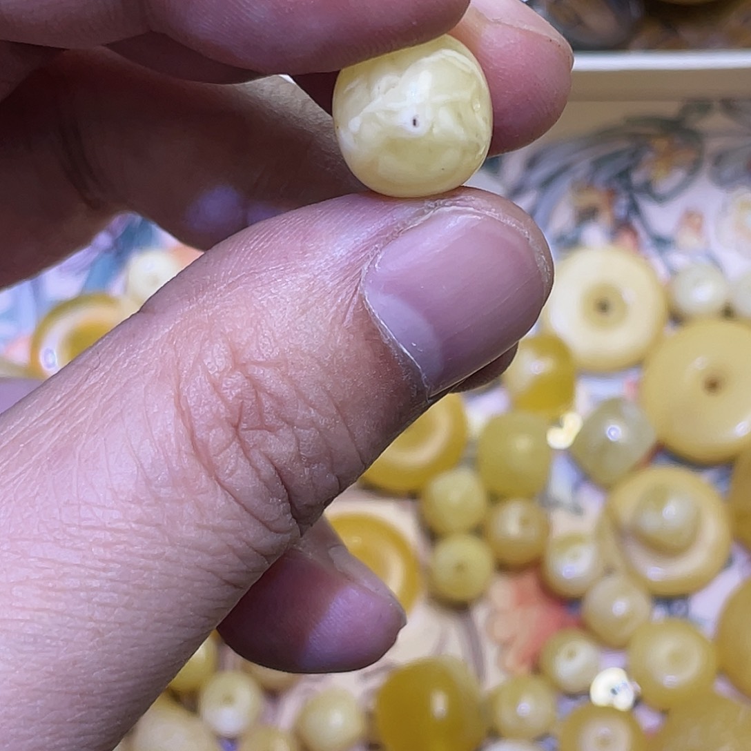 蜜蜡珠宝奇石未镶嵌12m瑕疵