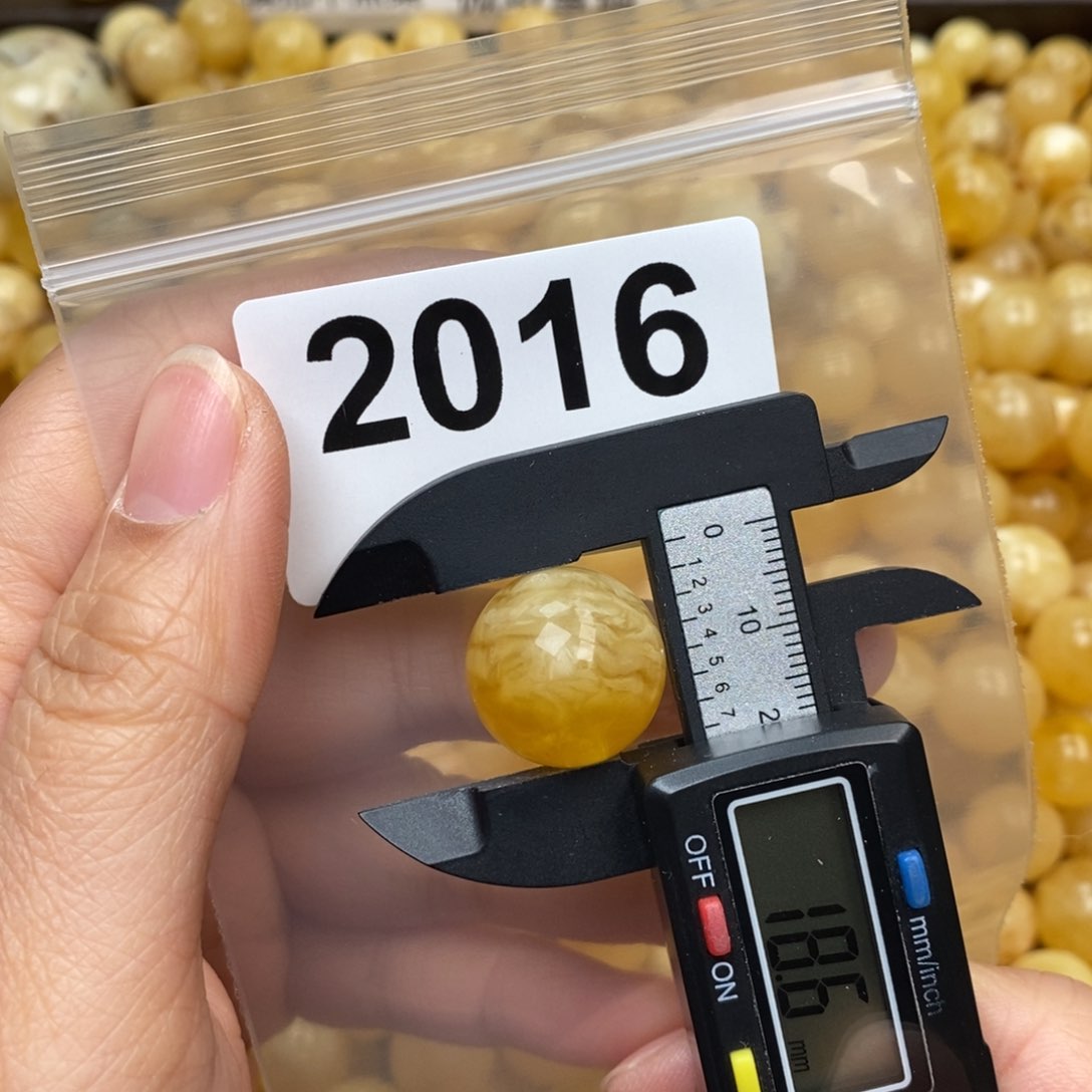 蜜蜡珠宝奇石未镶嵌