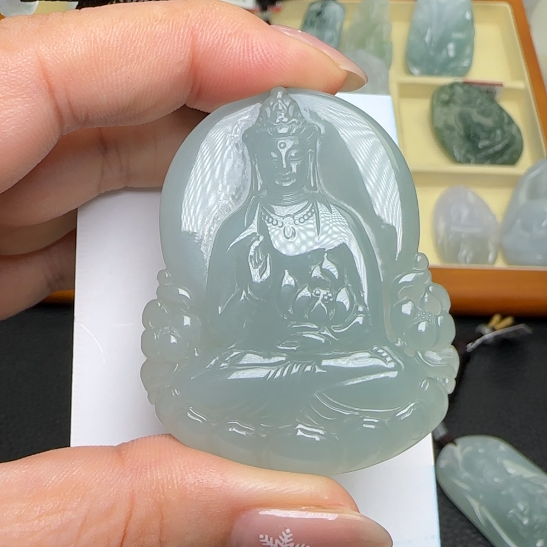 翡翠未镶嵌颈饰  