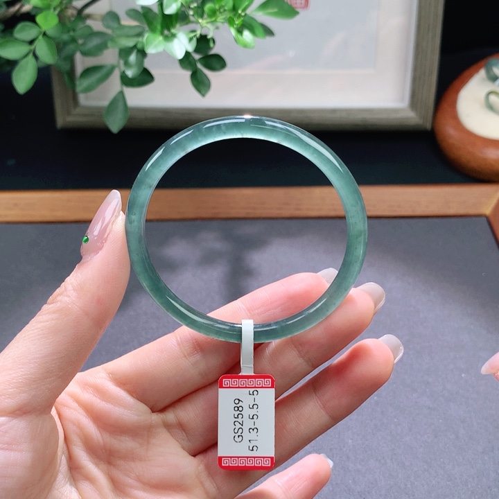 翡翠手镯未镶嵌天然翡翠手镯