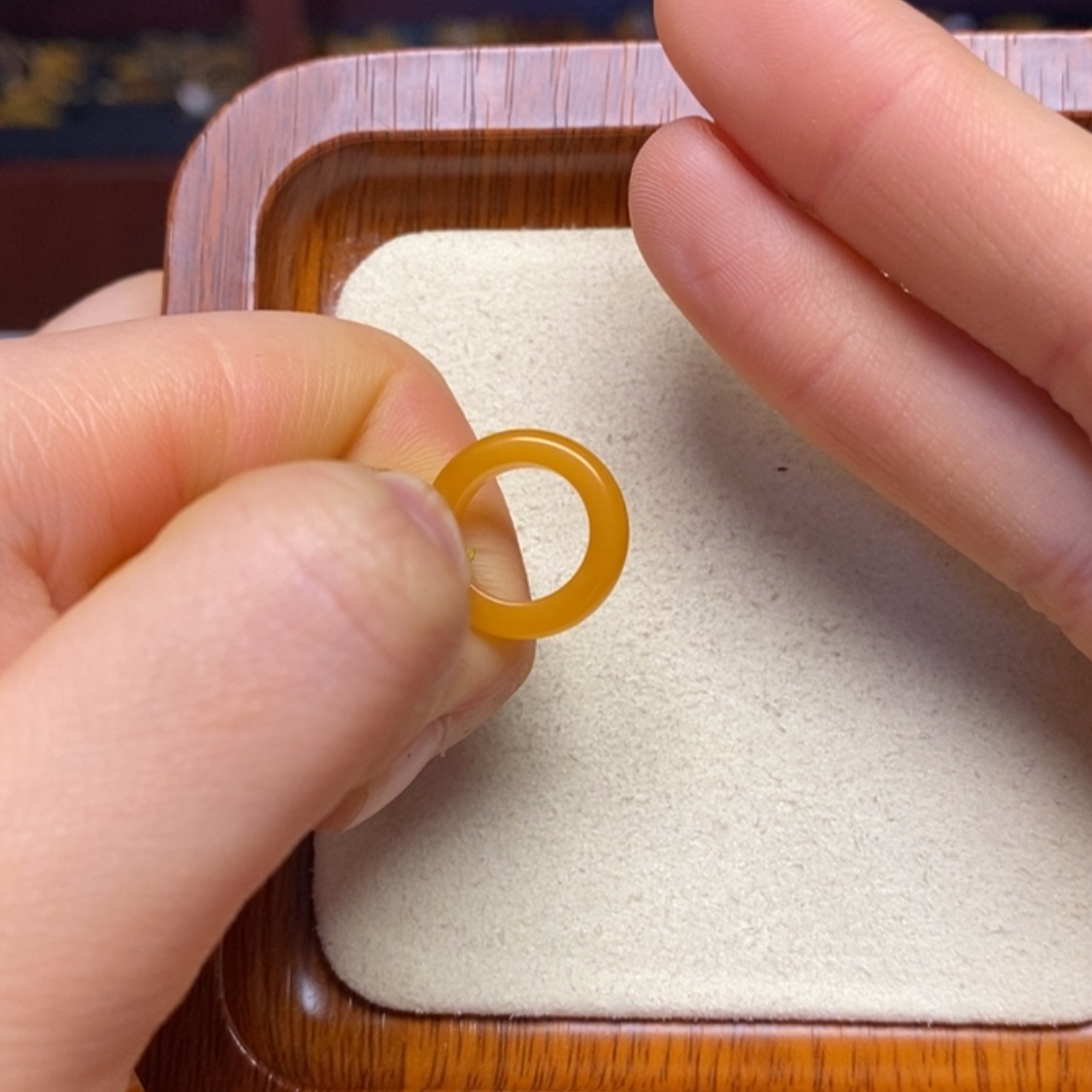 【闪购商品】蜜蜡裸石未镶嵌单珠跑环