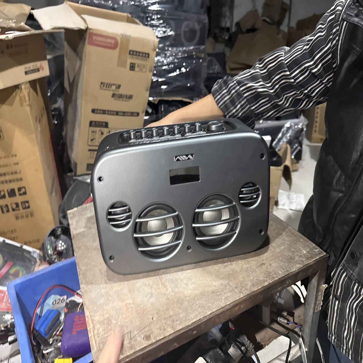 9新  问题机没有质保没有售后，不包邮，不保好坏，带双麦