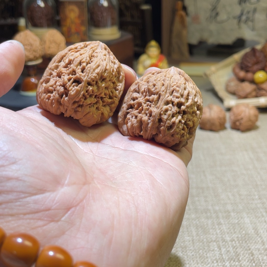 桃核把件A***生涿鹿一代天残脚，大尺寸