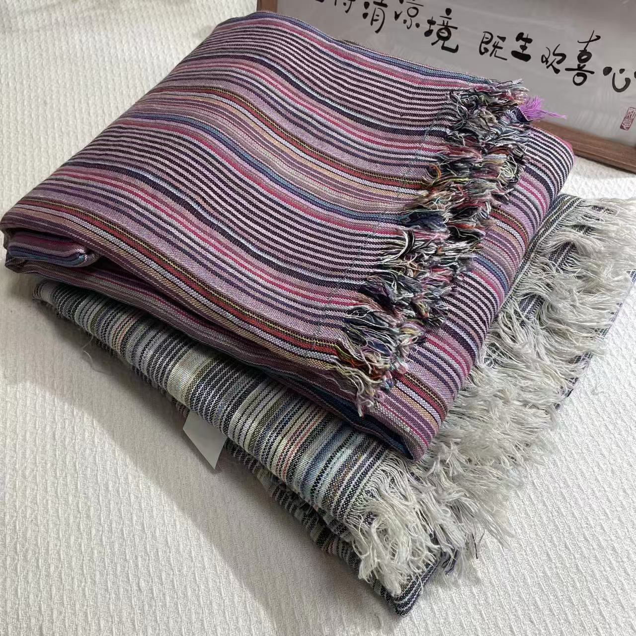 1日单汉麻彩色色织条纹手工流苏边盖毯1KG 左右