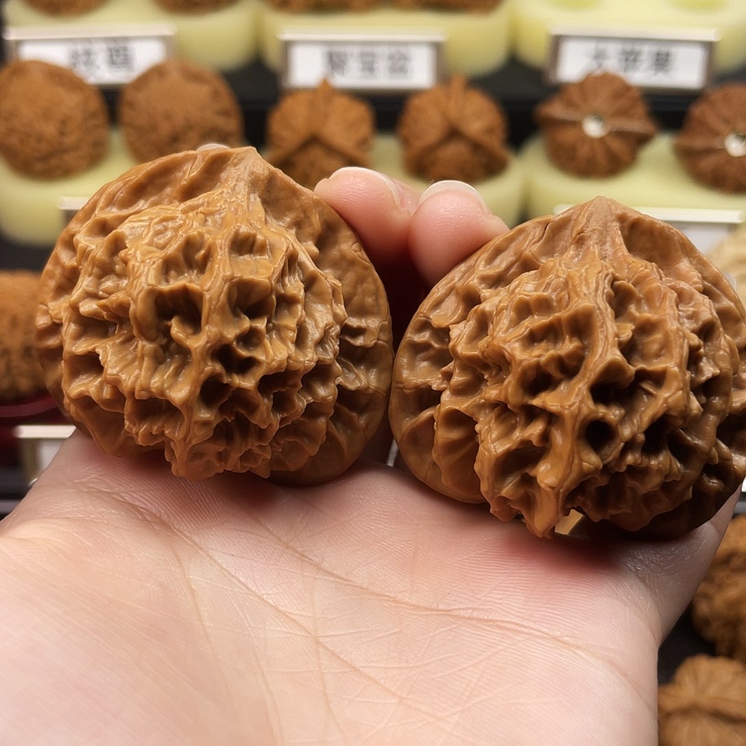 文玩核桃把件帝王47全品820