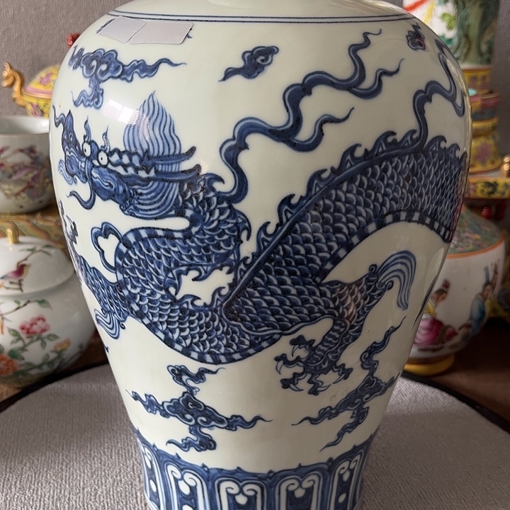 瓷摆件精品陶瓷龙纹摆件