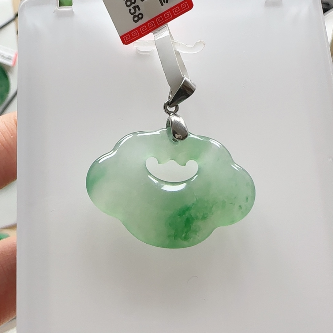 石英质玉（非洲翠）未镶嵌颈饰